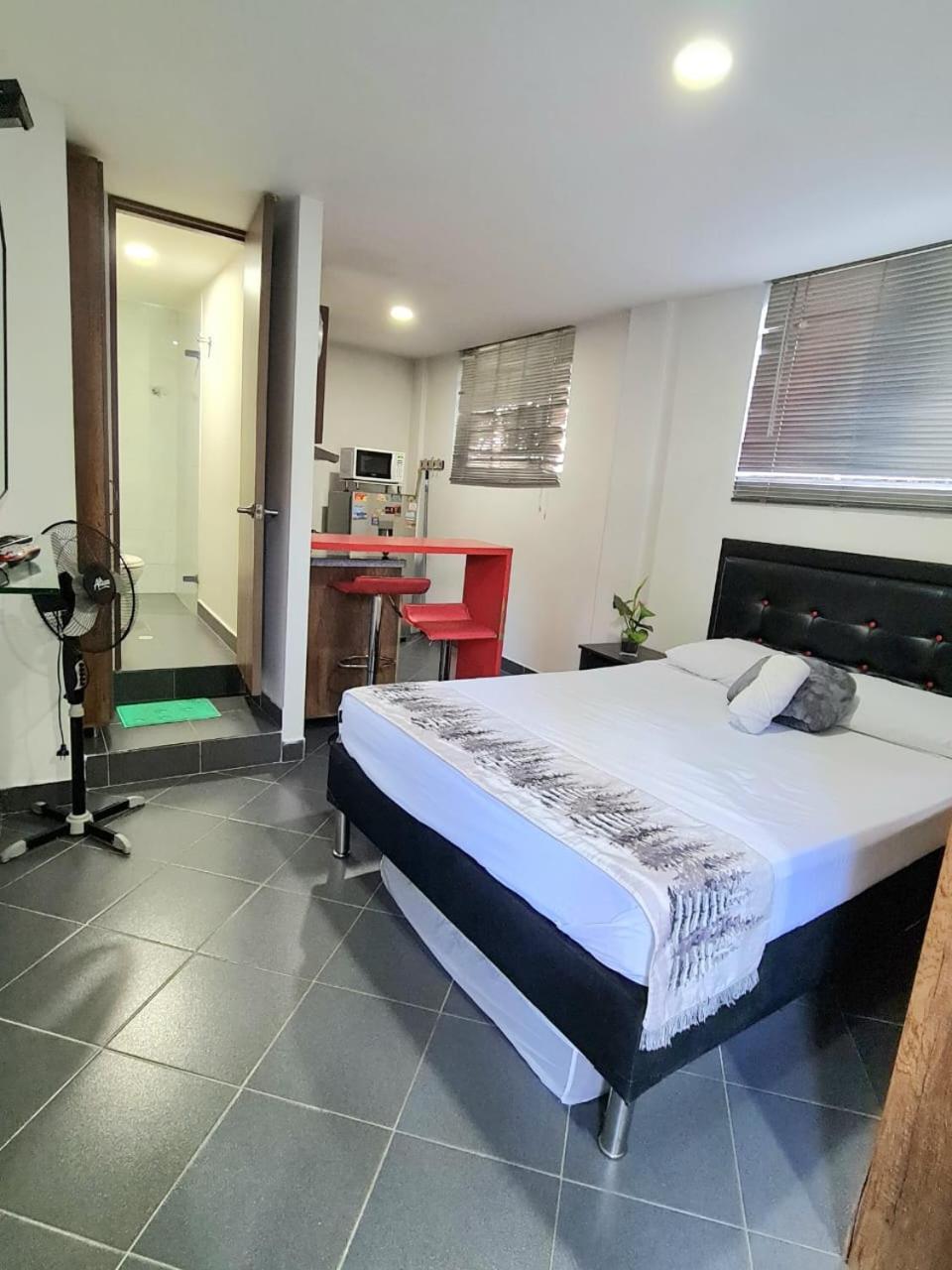 New Cozy Apartment In The Poblado, San Lucas Medellín Buitenkant foto